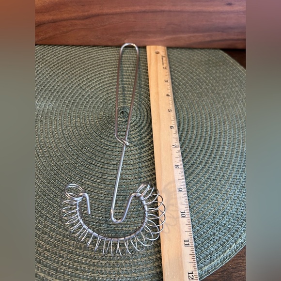 Vintage Manual Egg Beater Spring Hand Whisk Coil Push Mixer Kitchen Supplies EUC - Picture 5 of 6
